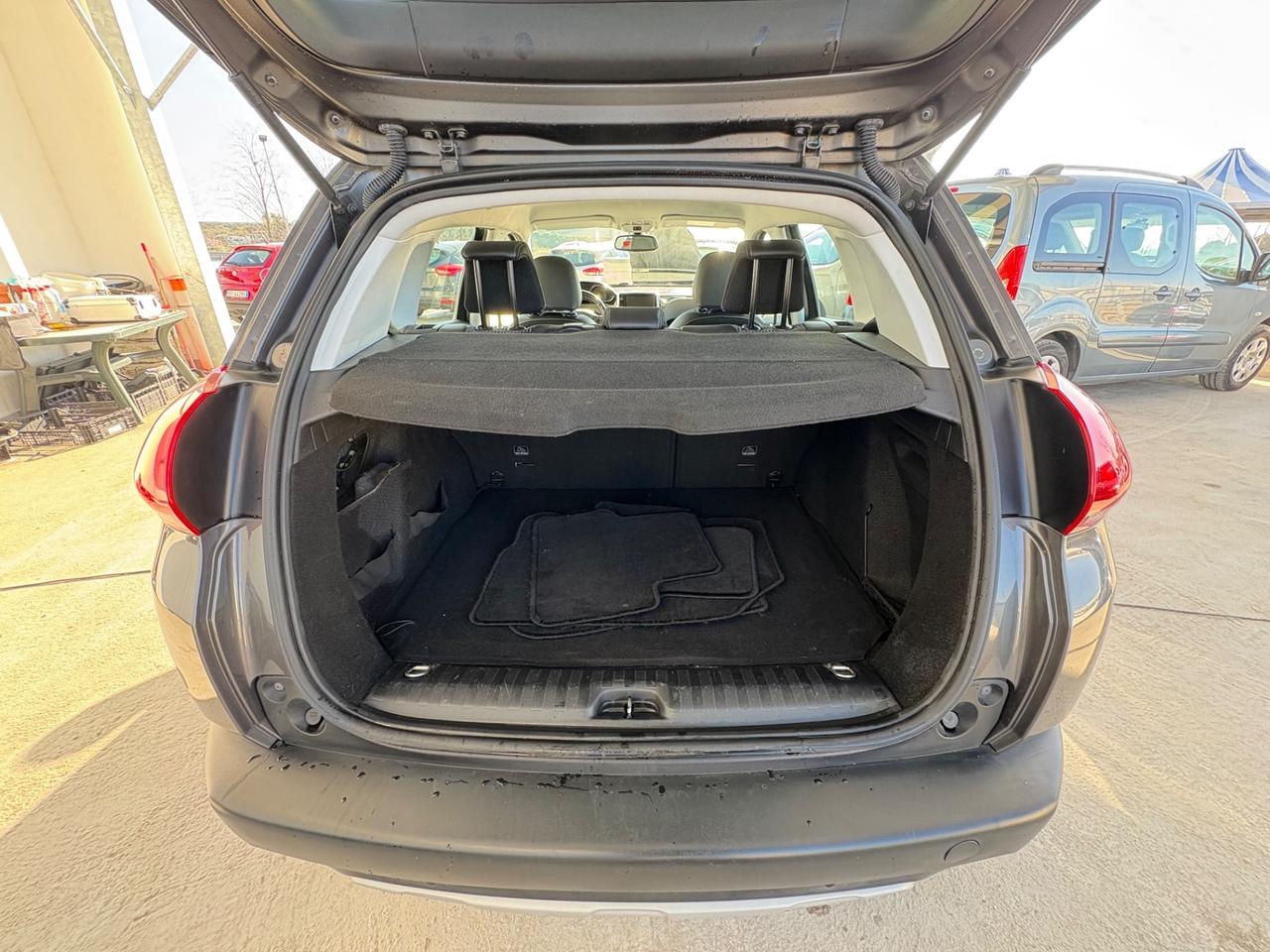 Peugeot 2008 BlueHDi 100 S&S Allure