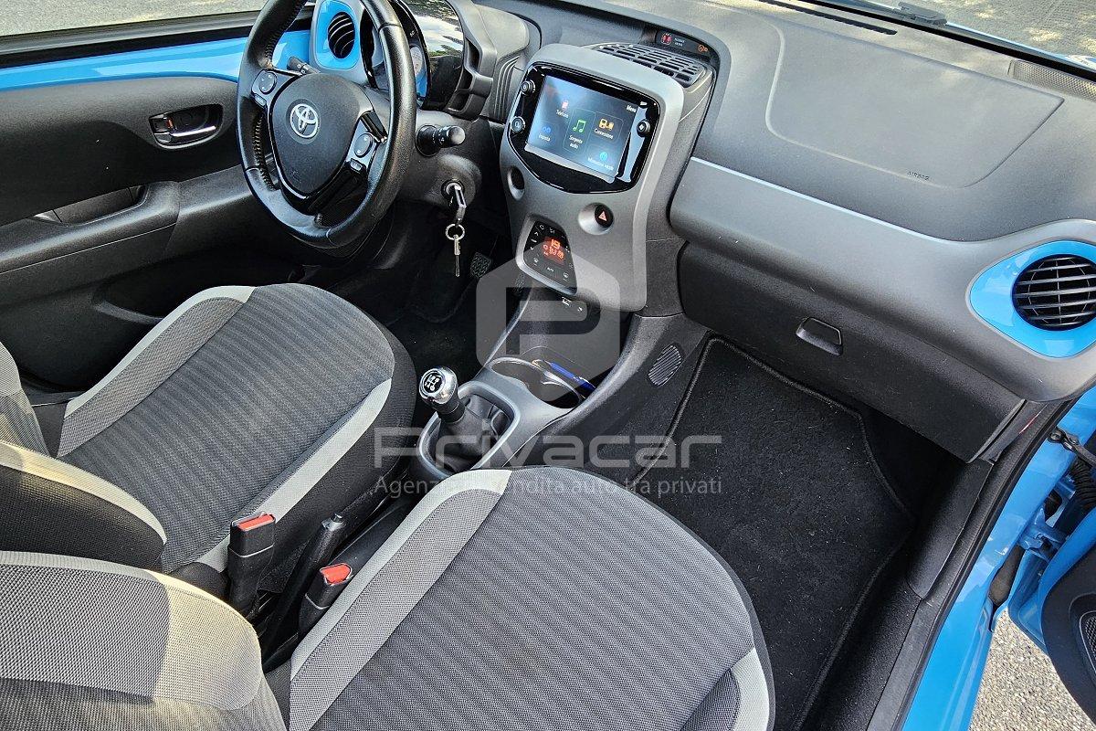 TOYOTA Aygo Connect 1.0 VVT-i 72 CV 5 porte x-play