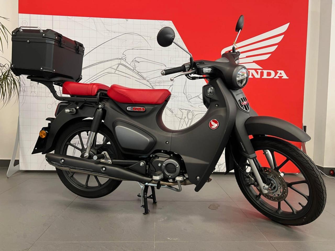 Honda Super Cub 125 - 2023 - 830 km