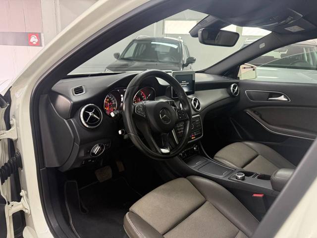 MERCEDES-BENZ GLA 180 d Automatic Premium