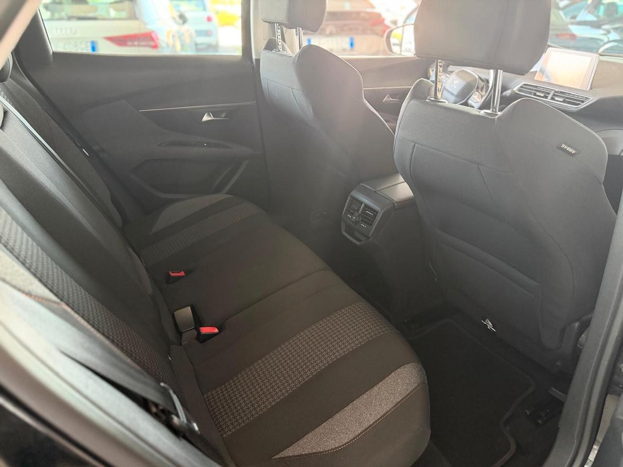 Peugeot 3008 BlueHDi 130 S&S Allure