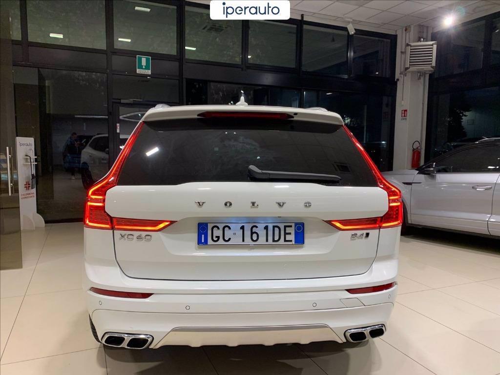 VOLVO XC60 2.0 b4 Momentum Pro awd auto del 2020