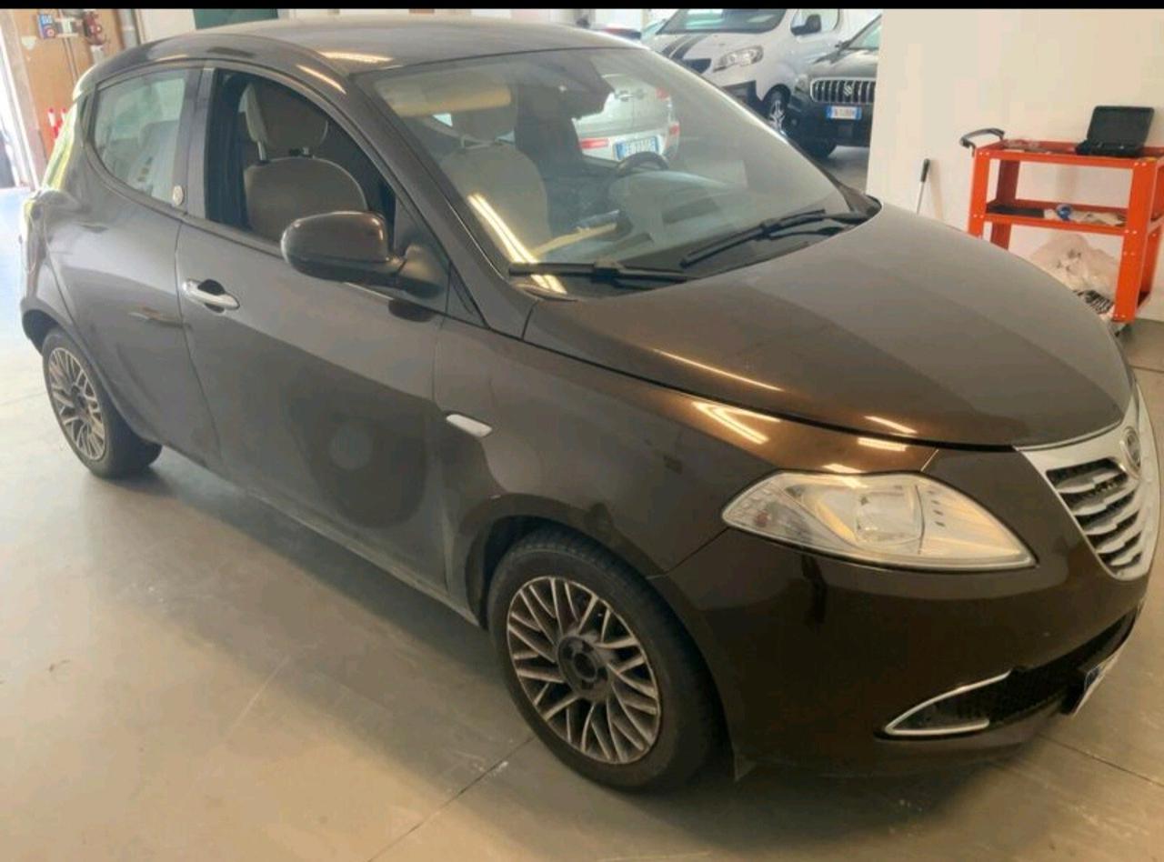 Lancia Ypsilon 1.2 69 CV 5 porte GPL Ecochic Gold