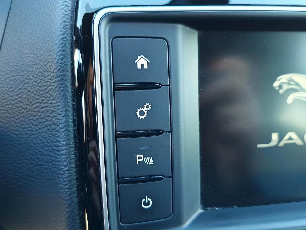 Jaguar F-Pace 2.0 D 180 CV AWD Portfolio