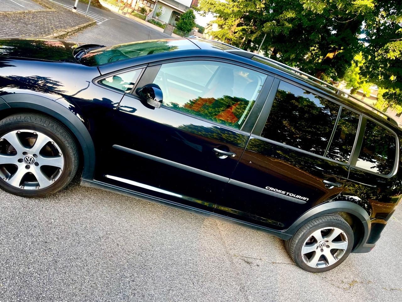 Volkswagen Touran 1.9 TDI CROSS