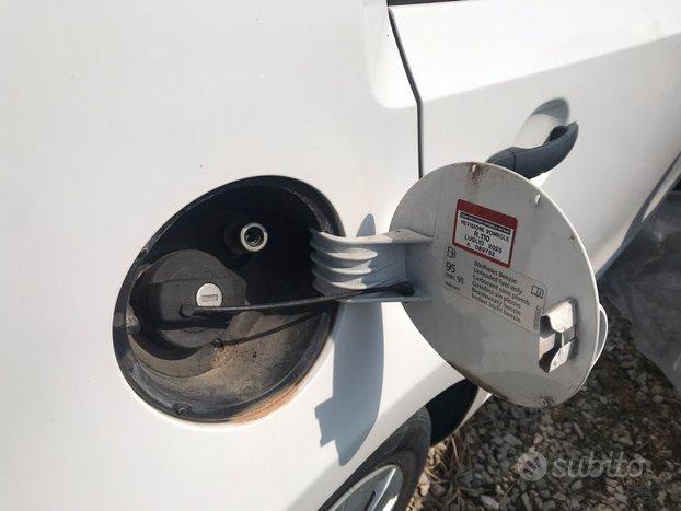 Vw Up 1.0 bfuel benz/ metano Incidentata