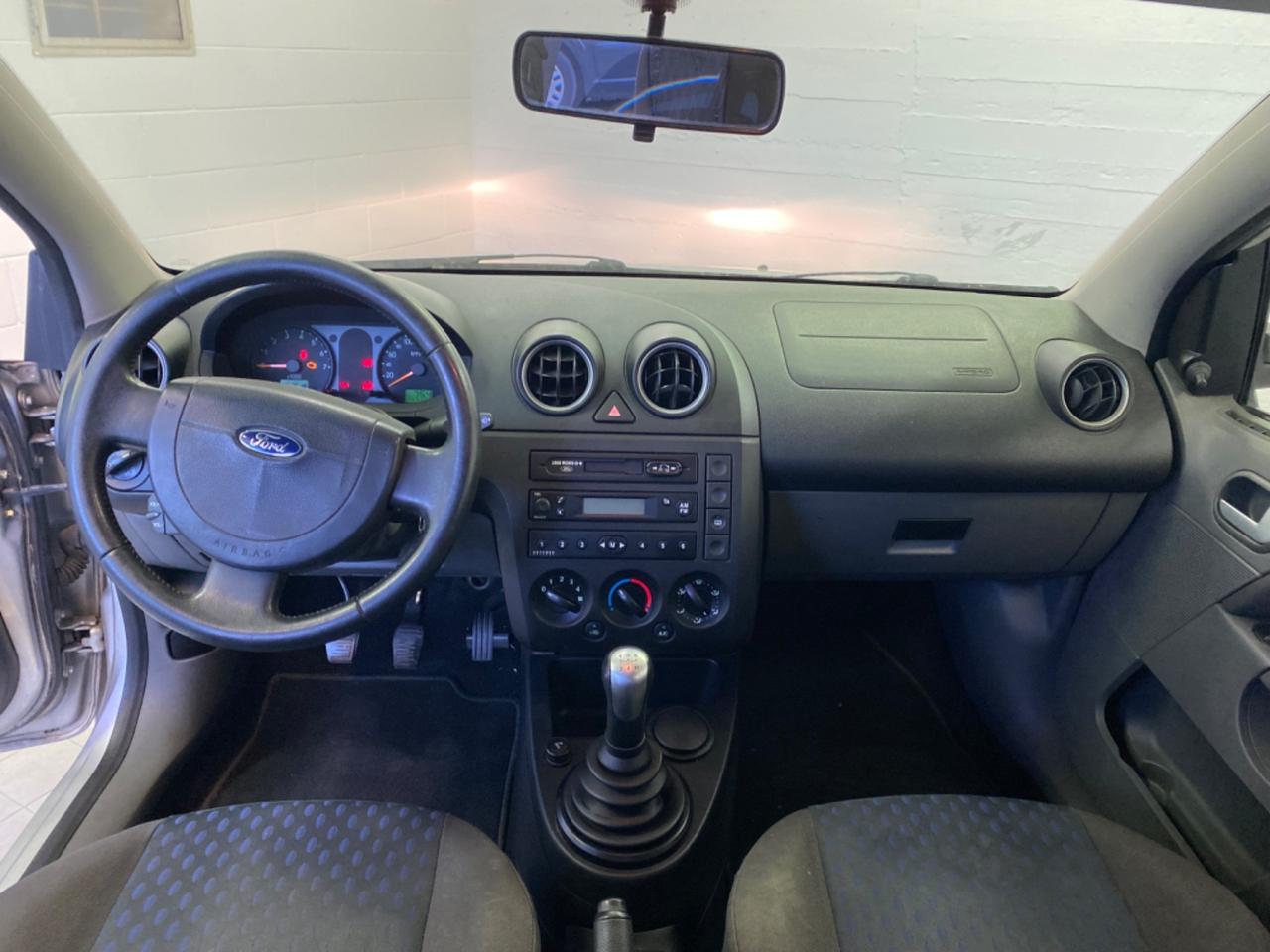 Ford Fiesta 1.4 16V 5p. Ghia