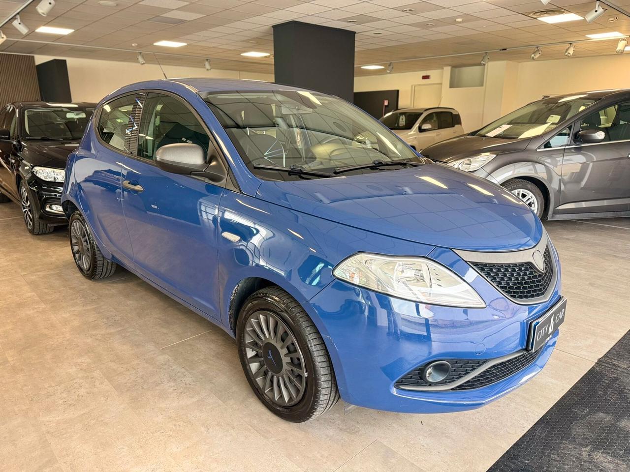 Lancia Ypsilon 1.2 69 CV 5 porte Mya