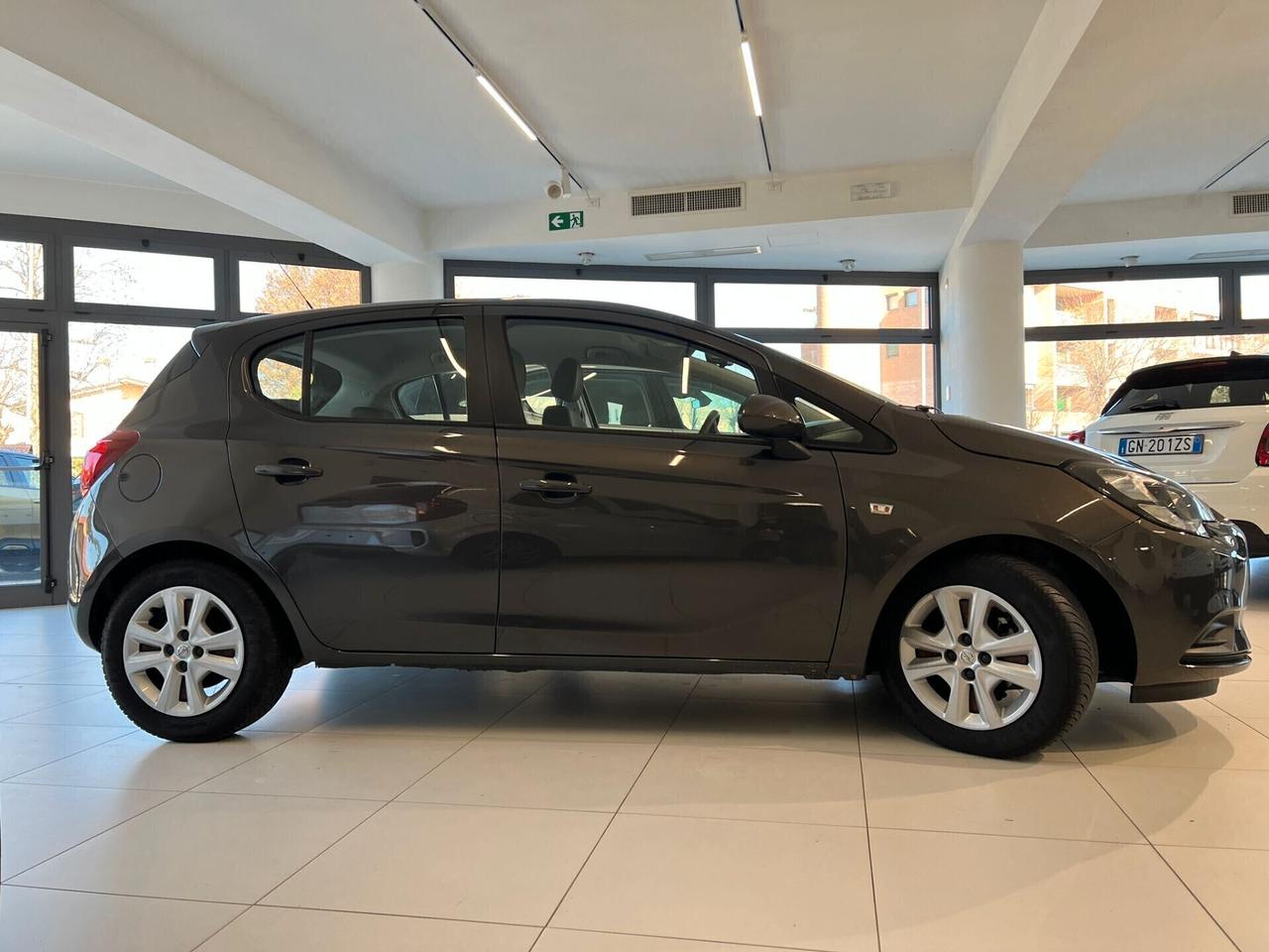 Opel Corsa 1.2 5 porte