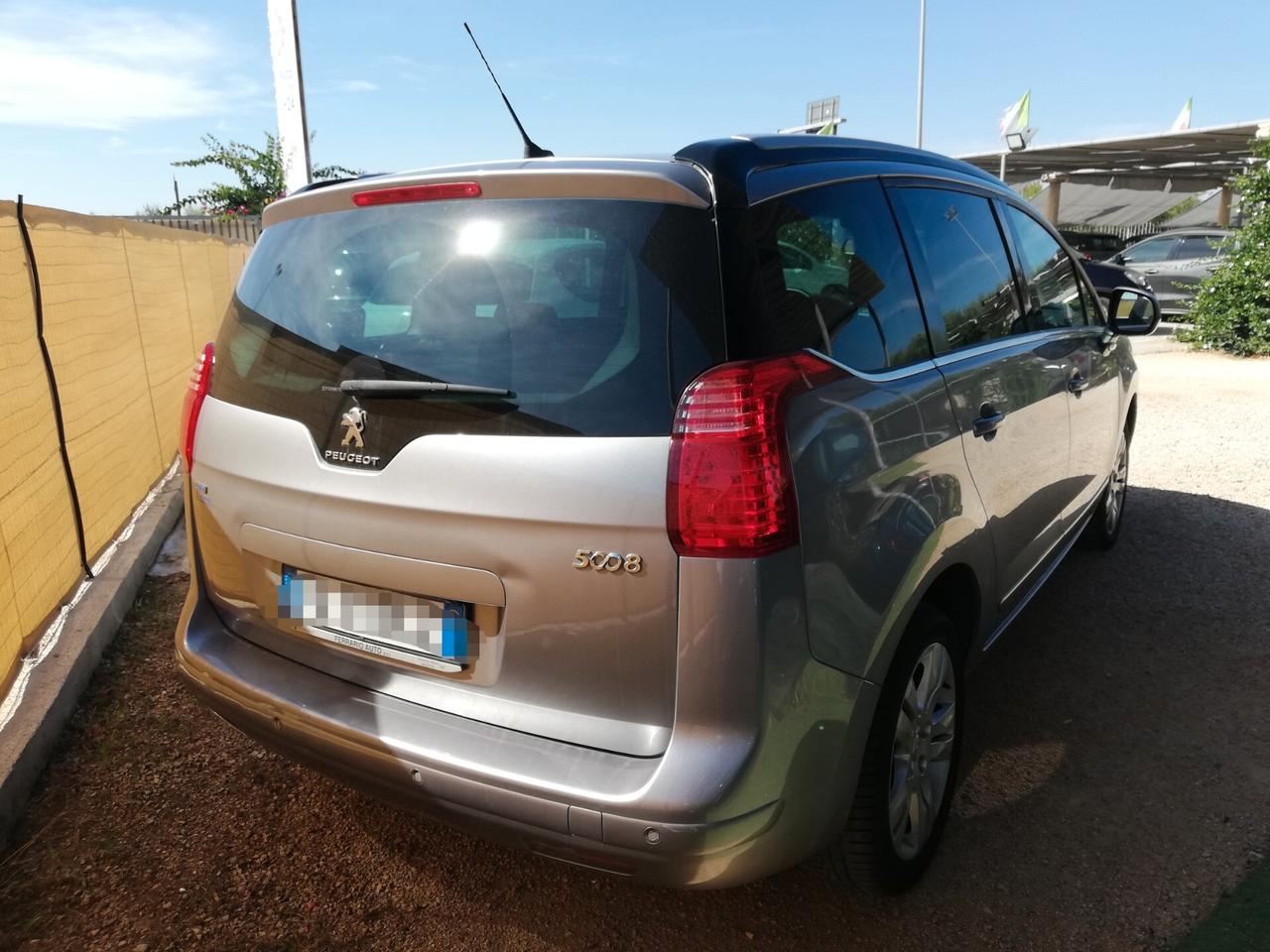 Peugeot 5008 7 posti