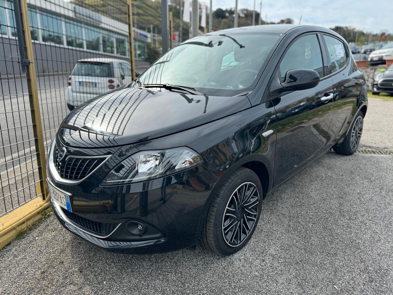 Lancia Ypsilon 1.0cc 70cv Hybrid Ecochic Gold