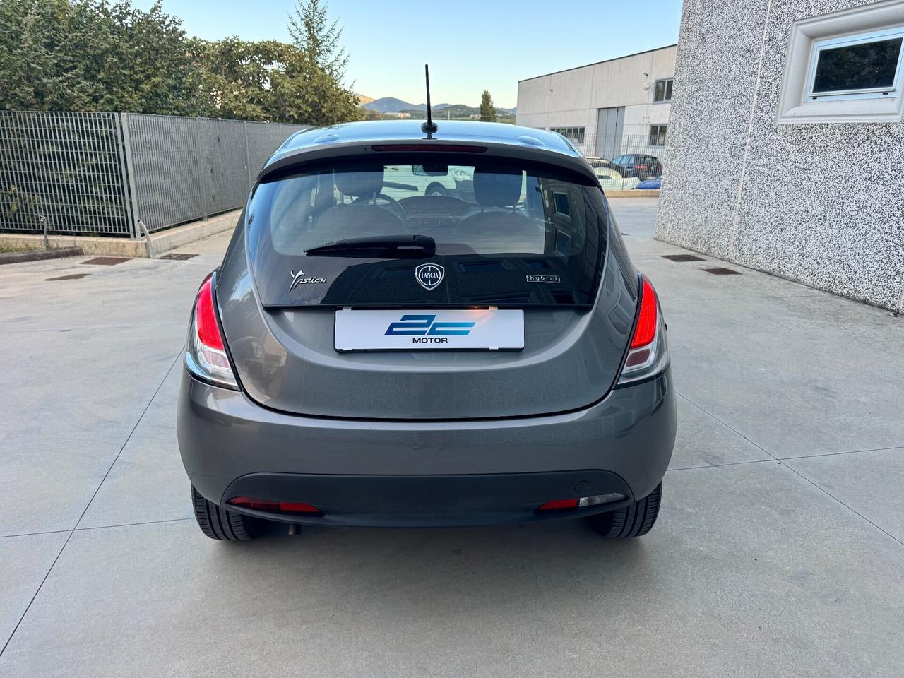 Ypsilon 1.0 FireFly 5 porte S&S Hybrid Silver
