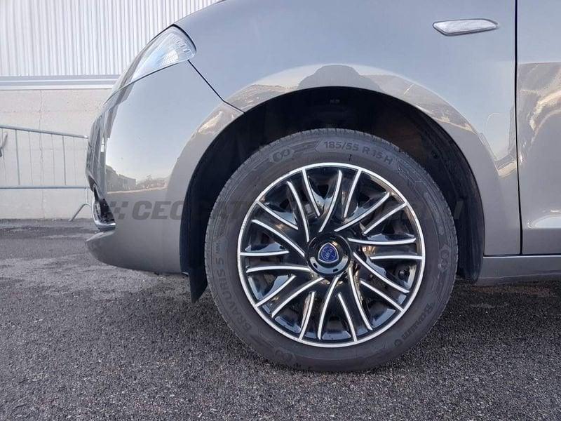 Lancia Ypsilon Ypsilon 1.0 firefly hybrid Gold s&s 70cv
