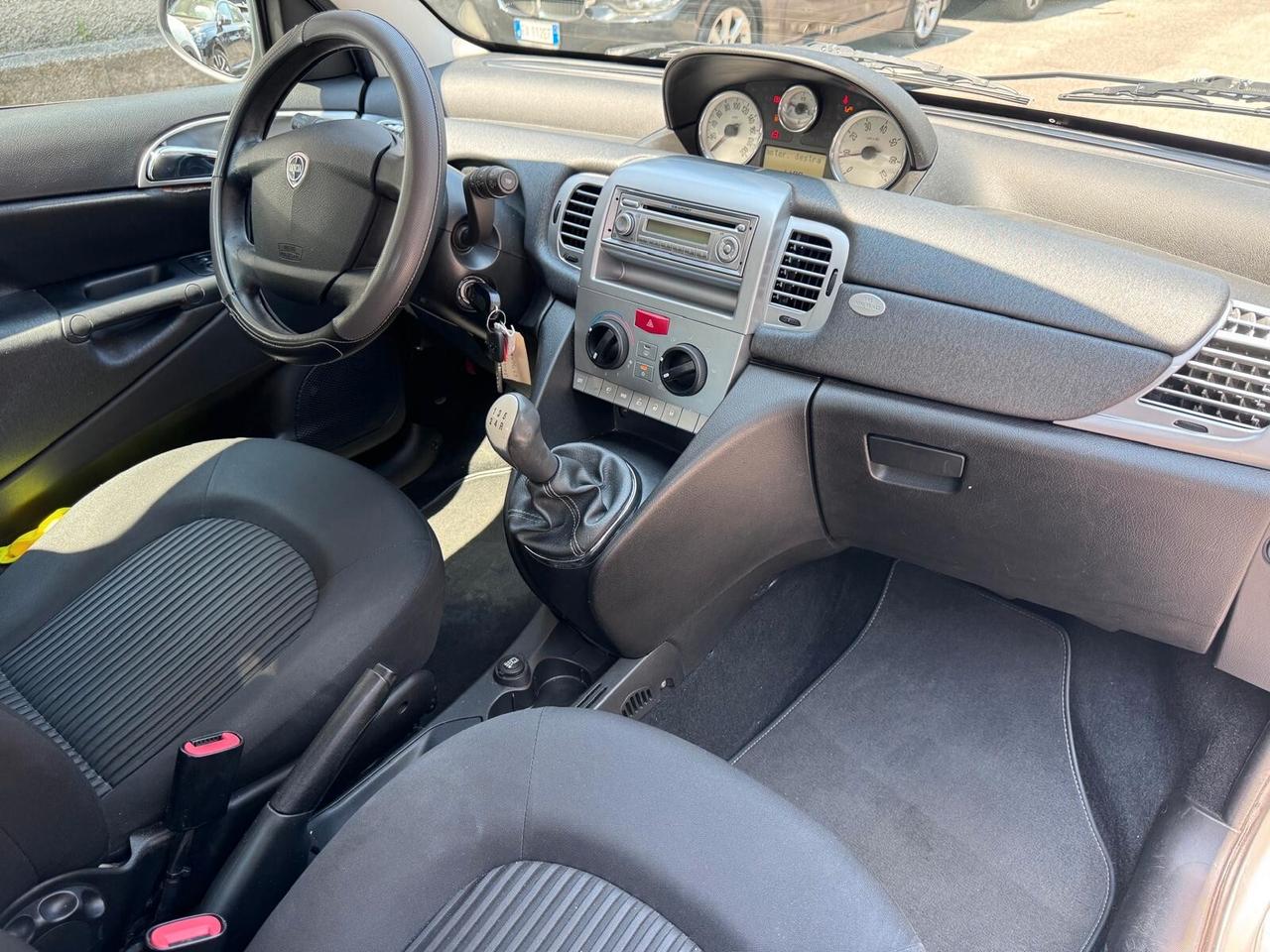 Lancia Ypsilon 1.3 MJT 75 CV Diva