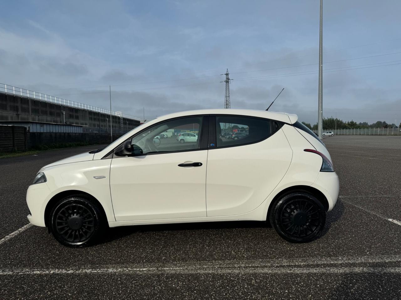 Lancia Ypsilon 1.2 69 CV 5 porte S&S Elefantino Blu