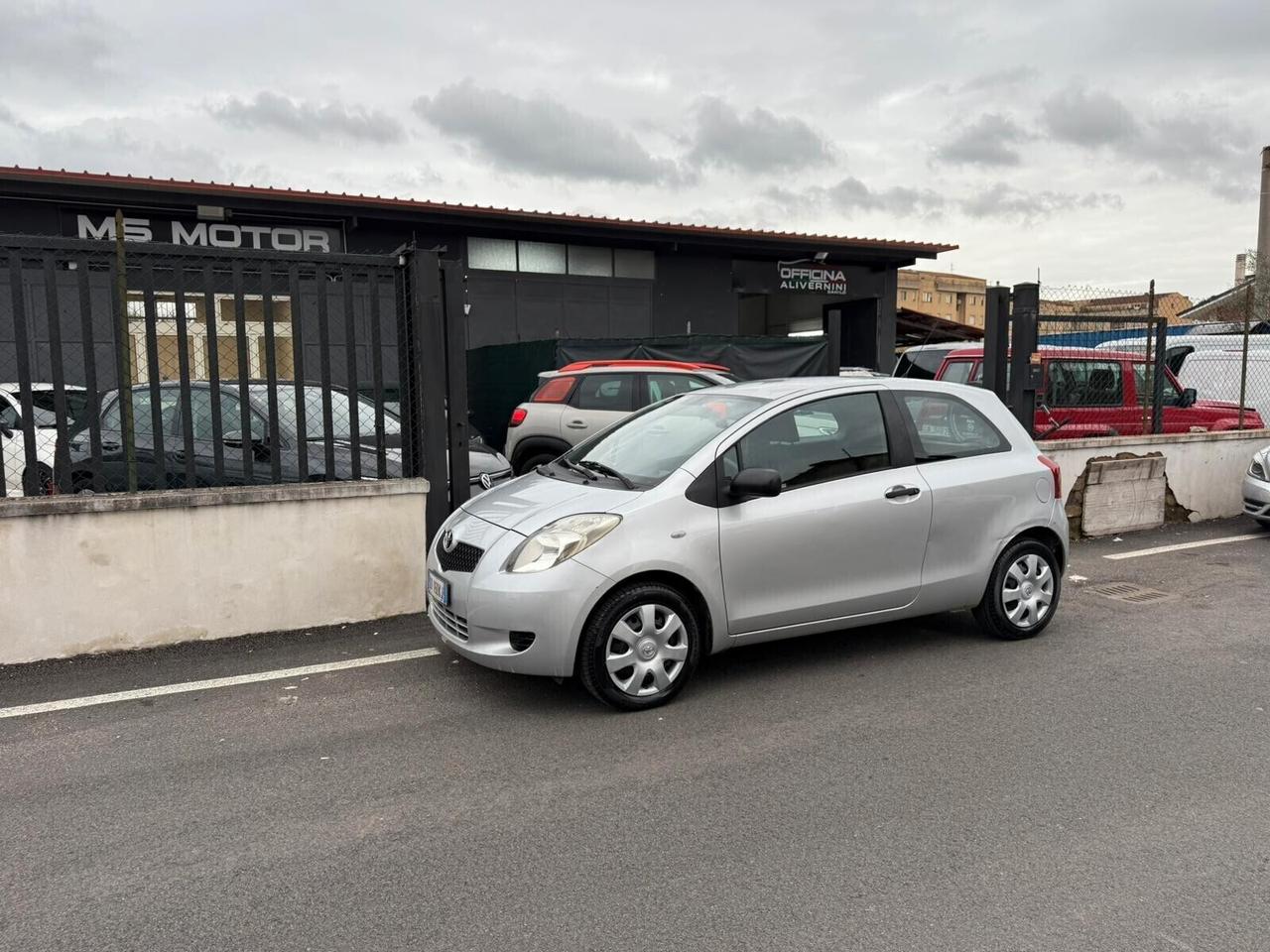 Toyota Yaris 1.0 - 117.000KM - TUTTO INCLUSO - SUPERPREZZO