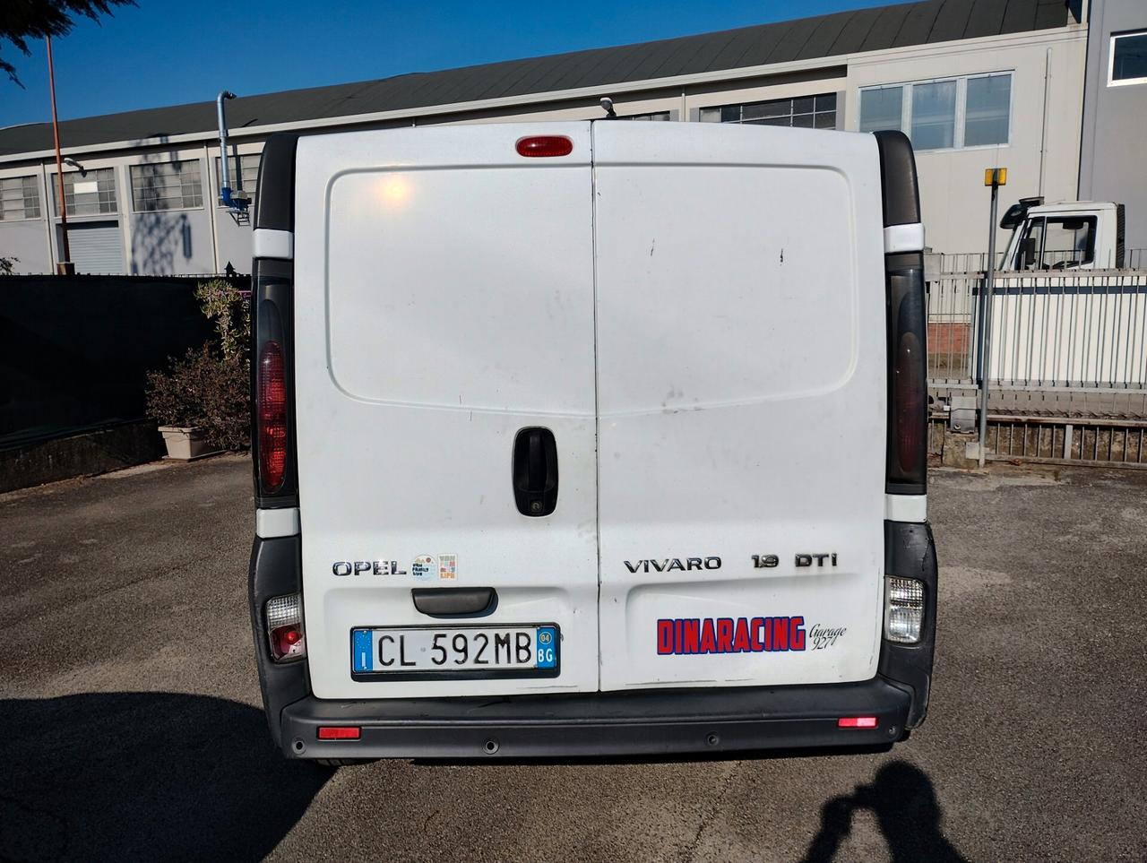 OPEL VIVARO 1.9 DIESEL 74KW 2004
