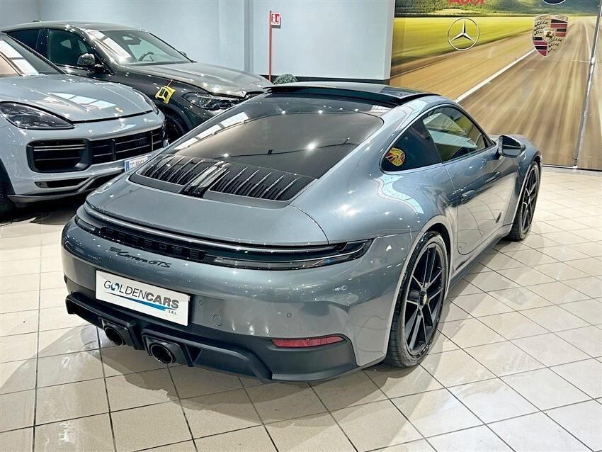Porsche 911 Carrera GTS