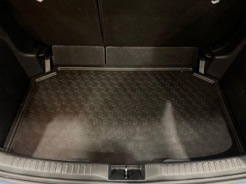 Toyota Yaris Yaris 1.5h Trend IVA ESPOSTA