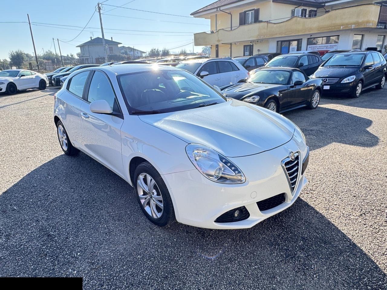 ALFA ROMEO GIULIETTA 1.6 SPORT INTERNI IN PELLE