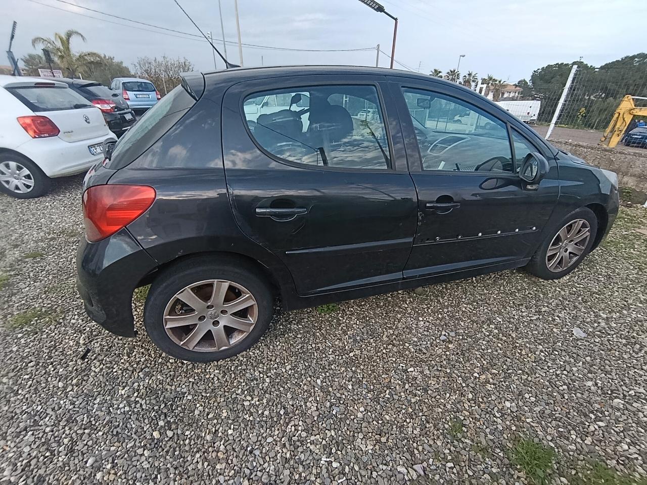 Peugeot 207 1.6 HDi 110CV 5p. Féline