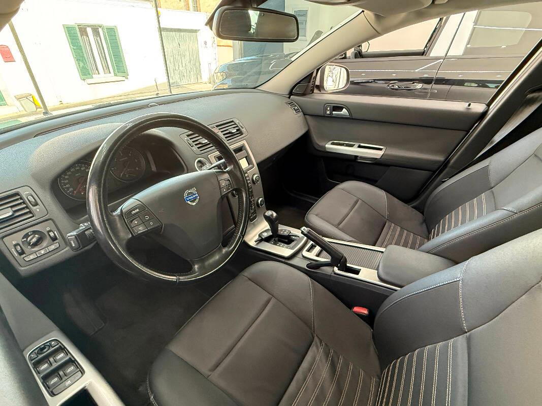 Volvo V50 VOLVO V50 2.0d Momentum powershift