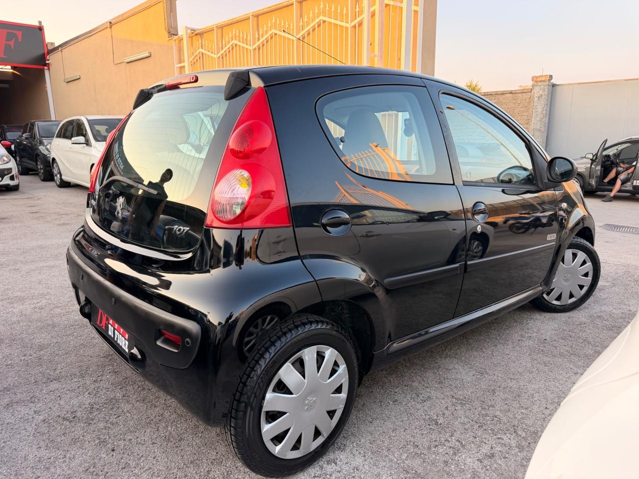 Peugeot 107 1.0 Sweet Years 2Tronic 80.000km