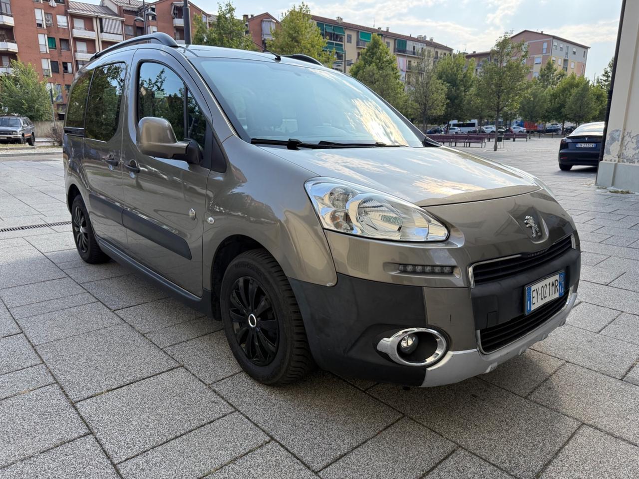Peugeot Partner Tepee BlueHDi 100 4x4 Outdoor Extreme