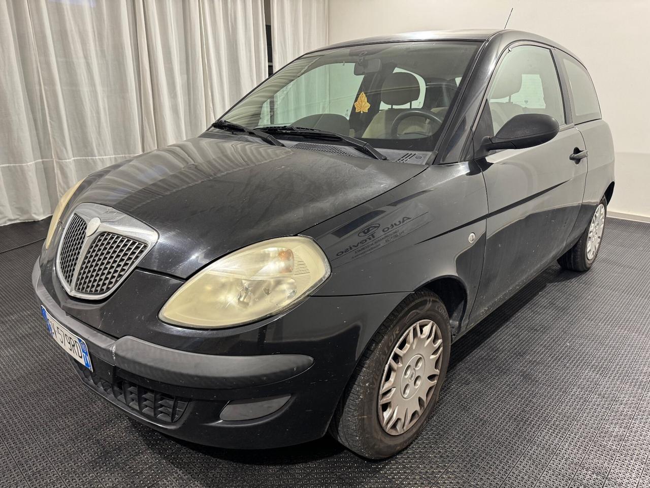 Lancia Ypsilon 1.2 16V Argento