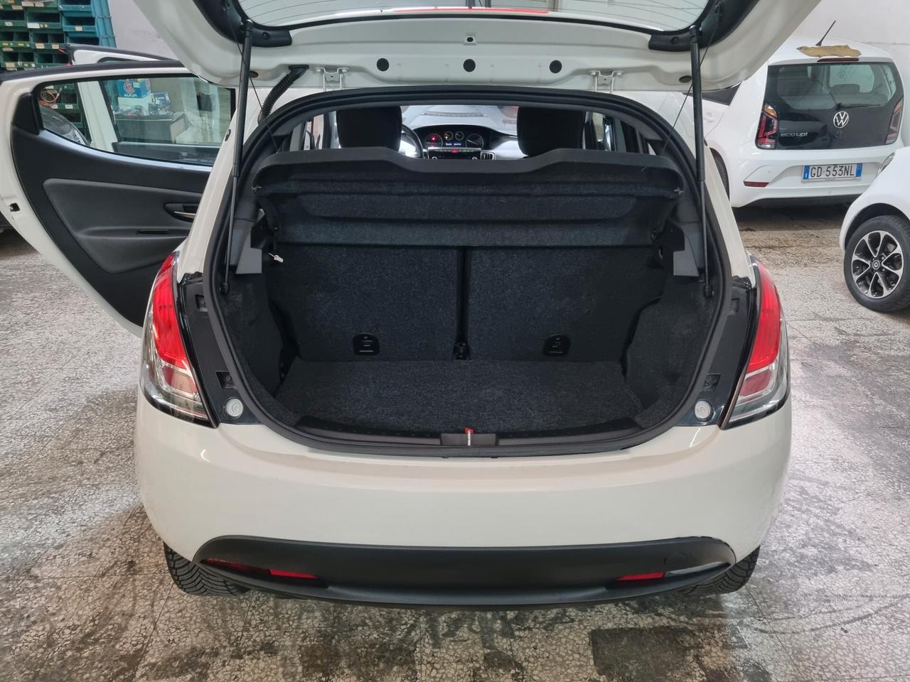 Lancia Ypsilon 0.9 TwinAir 85CV 5P Metano Ecochic Gold