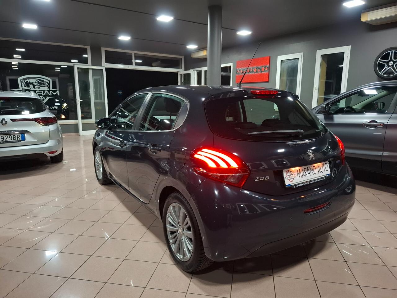 Peugeot 208 1.2 benzina NEOPATENTATO