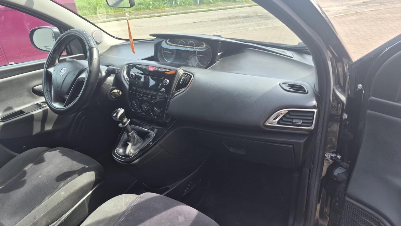 Lancia Ypsilon 1.2 69 CV 5 porte GPL Ecochic Platinum