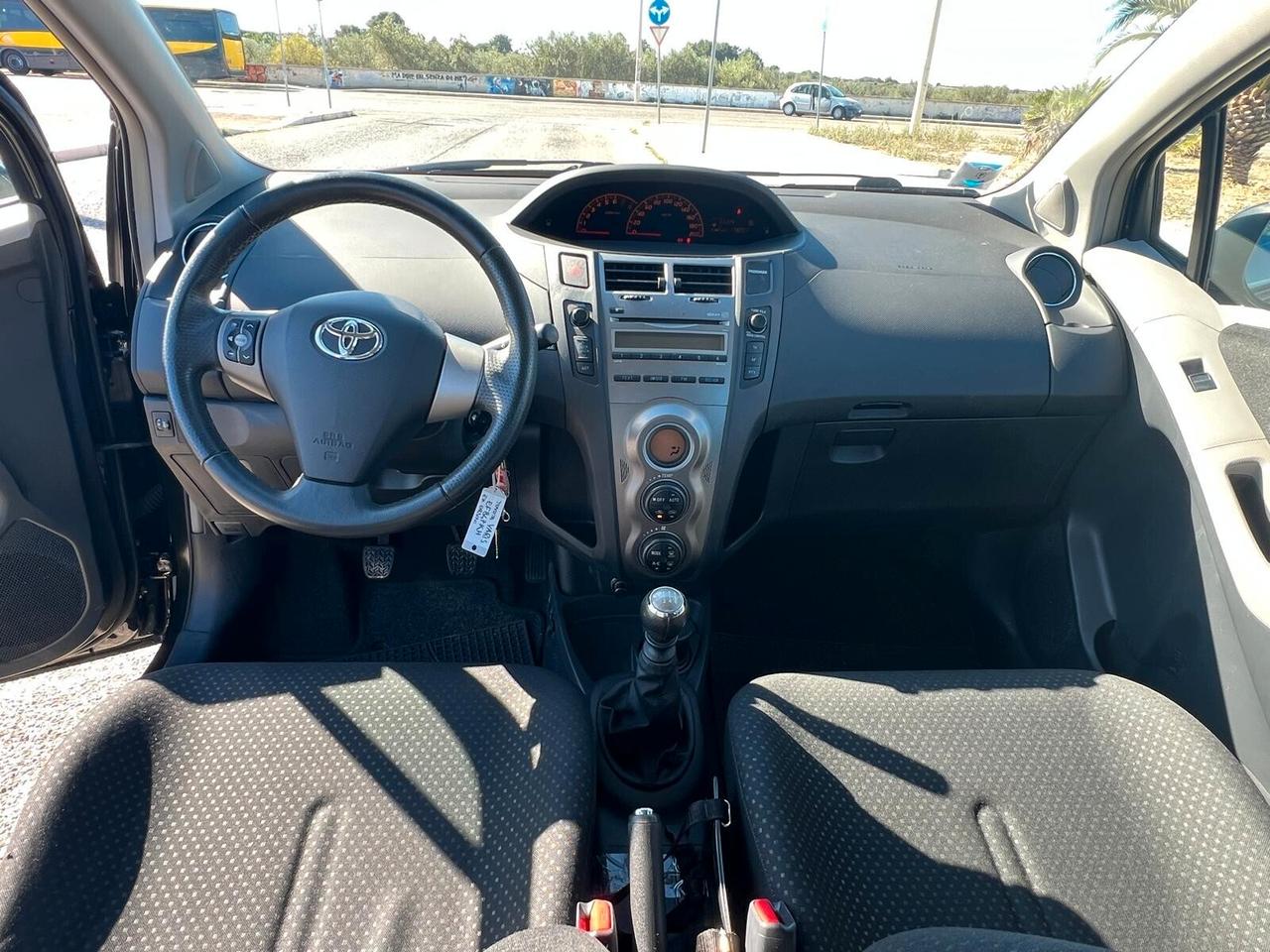 Toyota Yaris 1.3 5 porte Sol - 2011