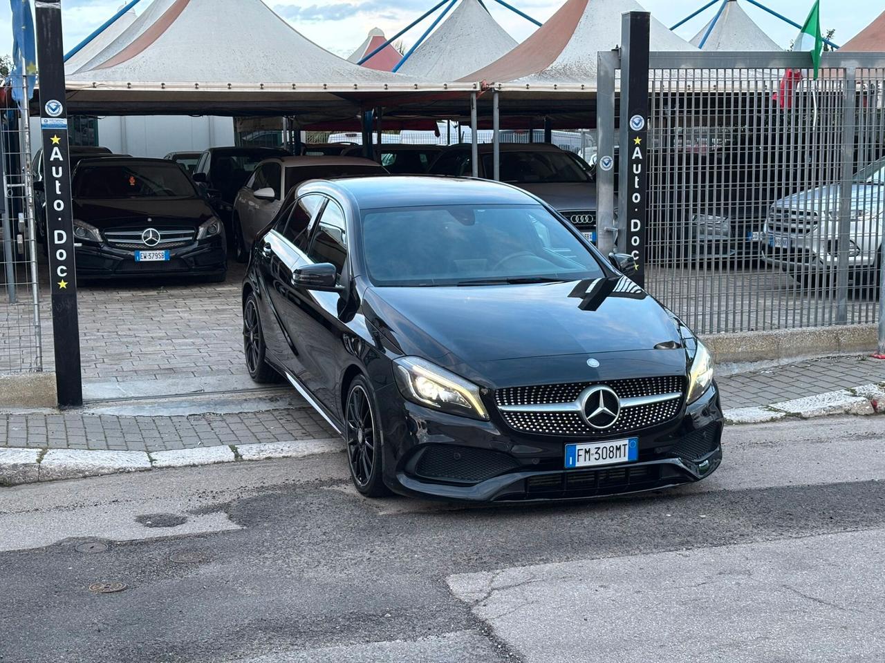 Mercedes A180d Premium Dark Night - 11/2016