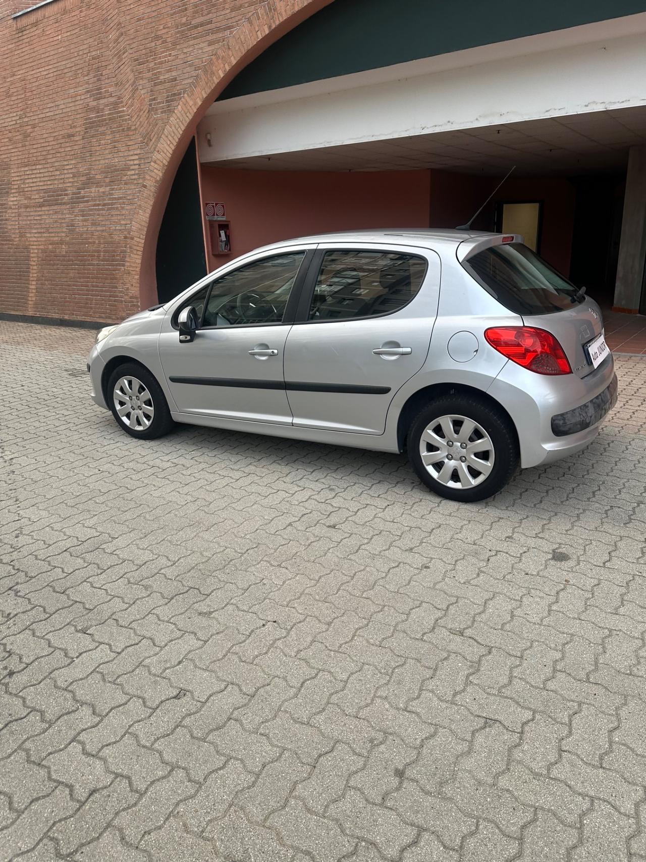 Peugeot 207 1.4 8V 75CV 5p. X Line