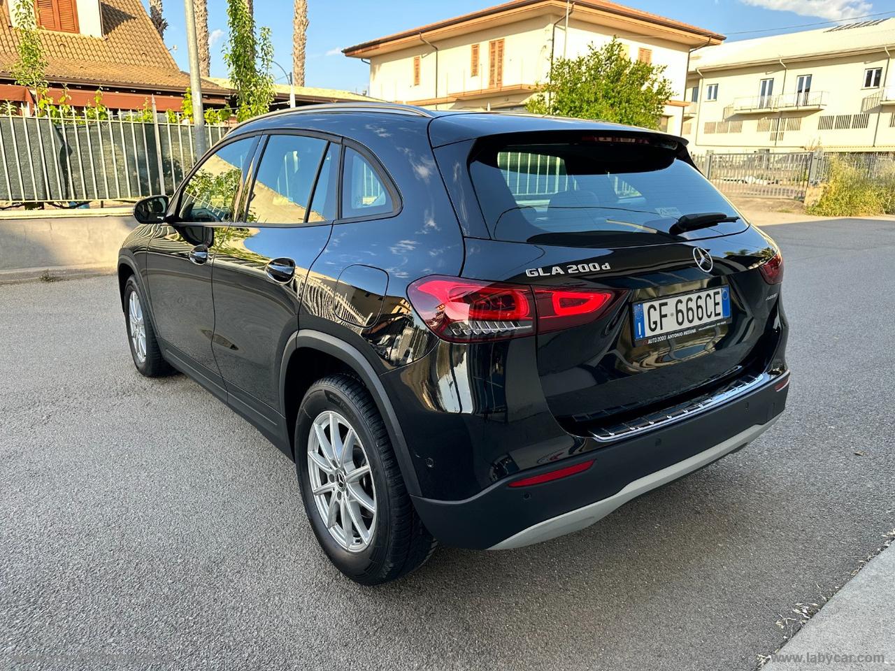 MERCEDES-BENZ GLA 200 d Automatic Business Extra