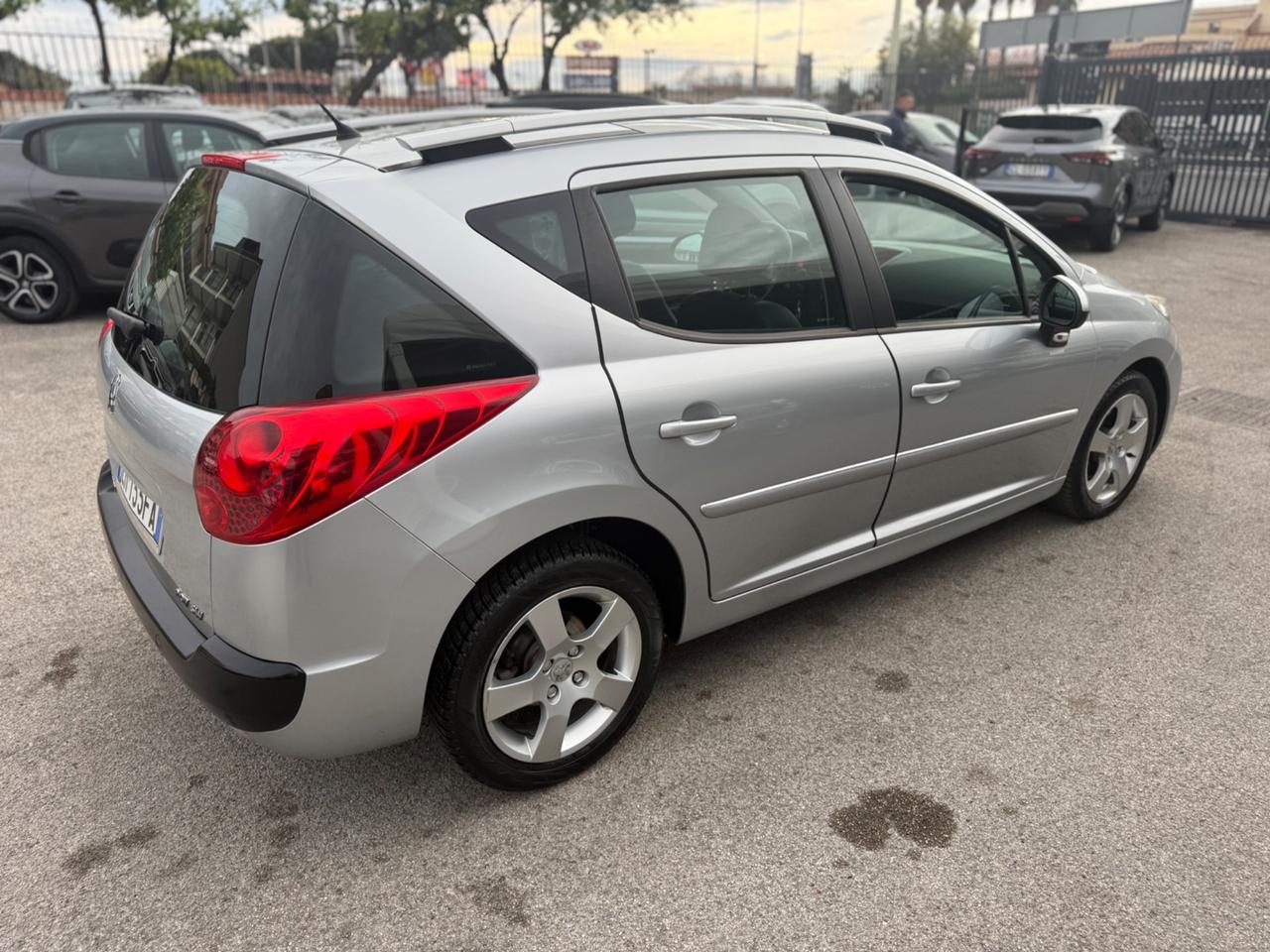 Peugeot 207 1.6 8V HDi 93CV SW Ciel Allure
