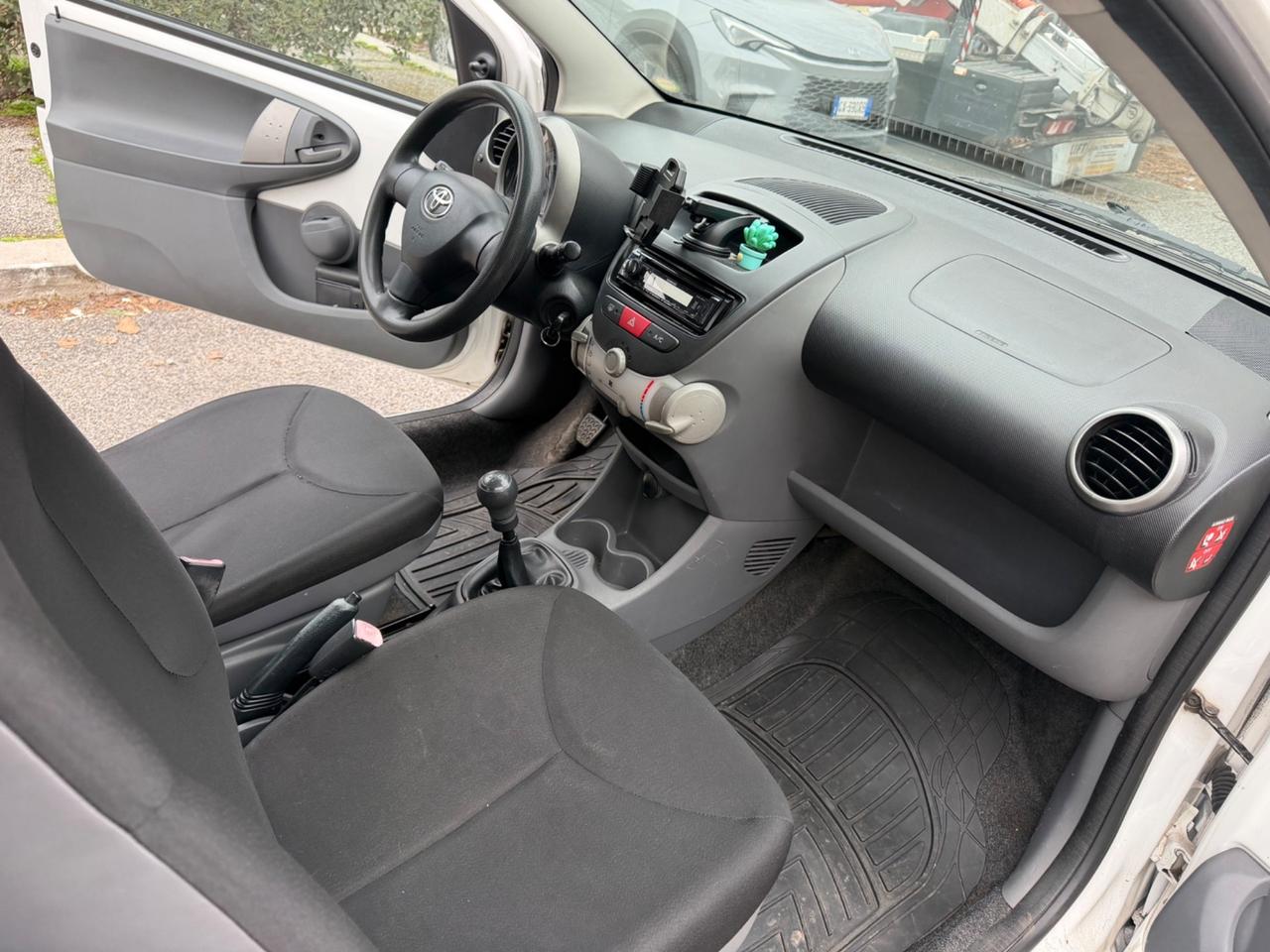 Toyota Aygo 1.0 12V VVT-i 3 porte Sol