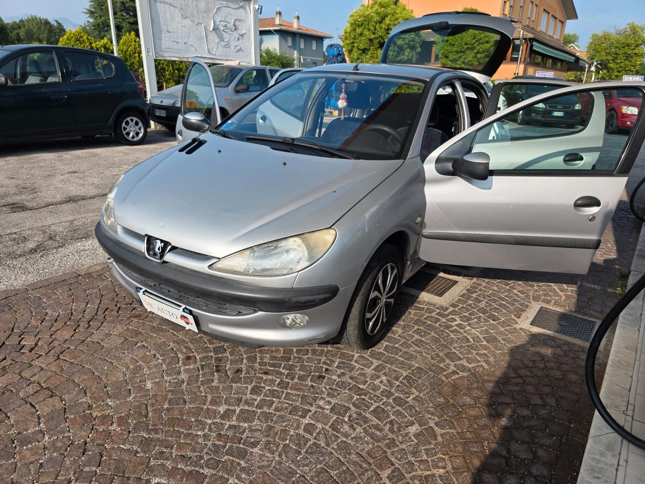 Peugeot 206 1.4 5p. Con 245.000km Neopatentati ok