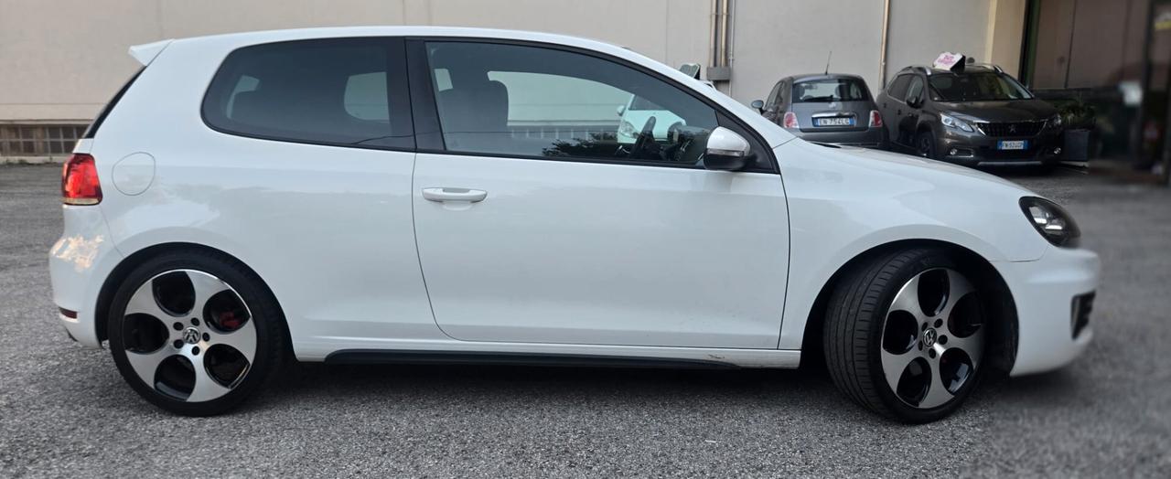 Volkswagen Golf 2.0 TSI 3p. GTI