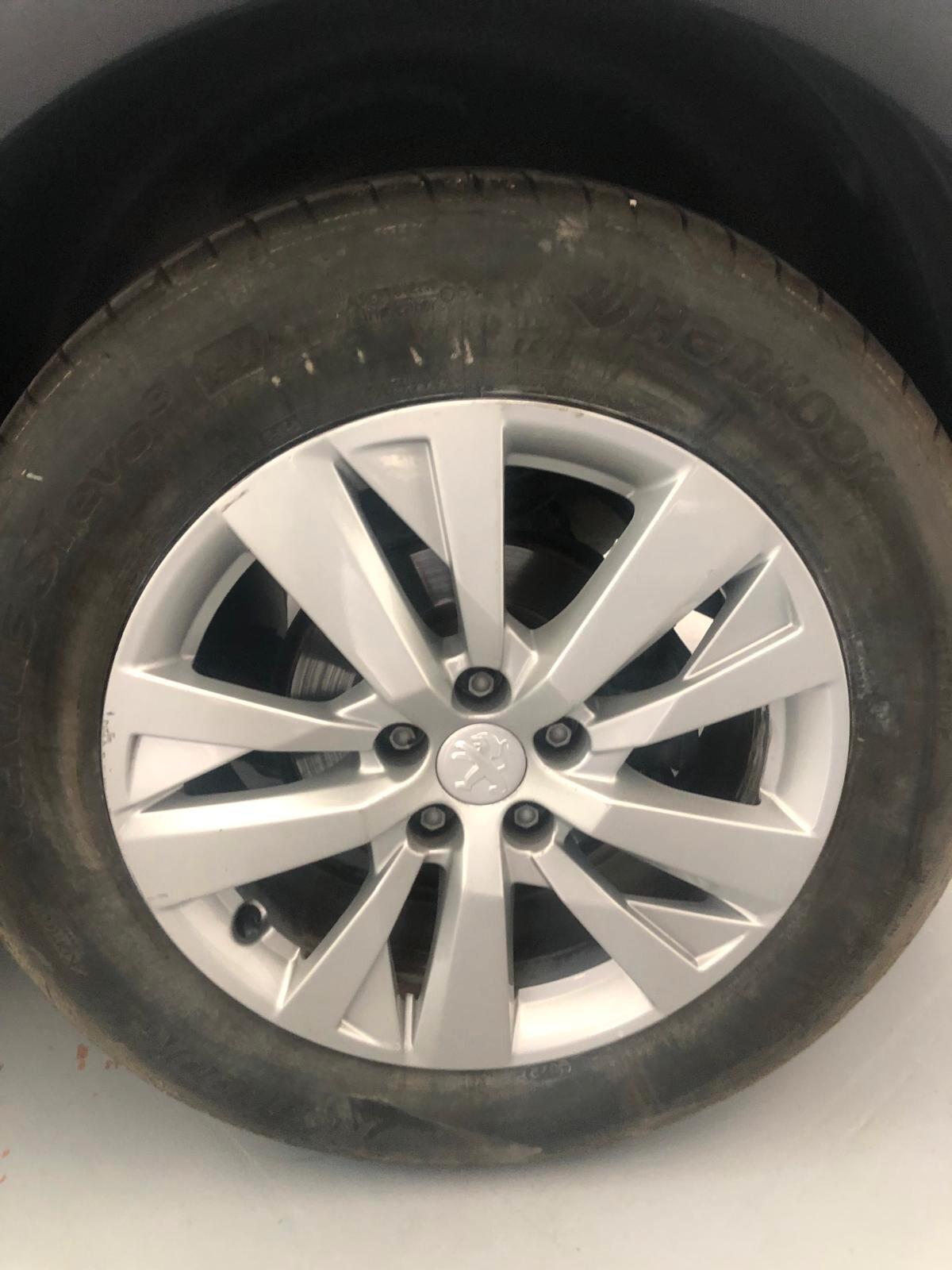 Peugeot 3008 BlueHDi 120 S&S EAT6 Business