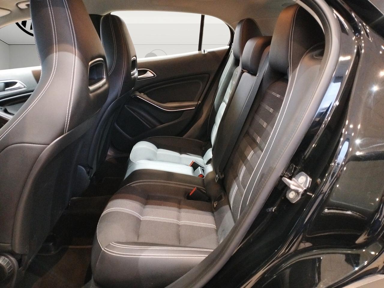 Mercedes-Benz GLA 180 d Business auto *103.000 KM*