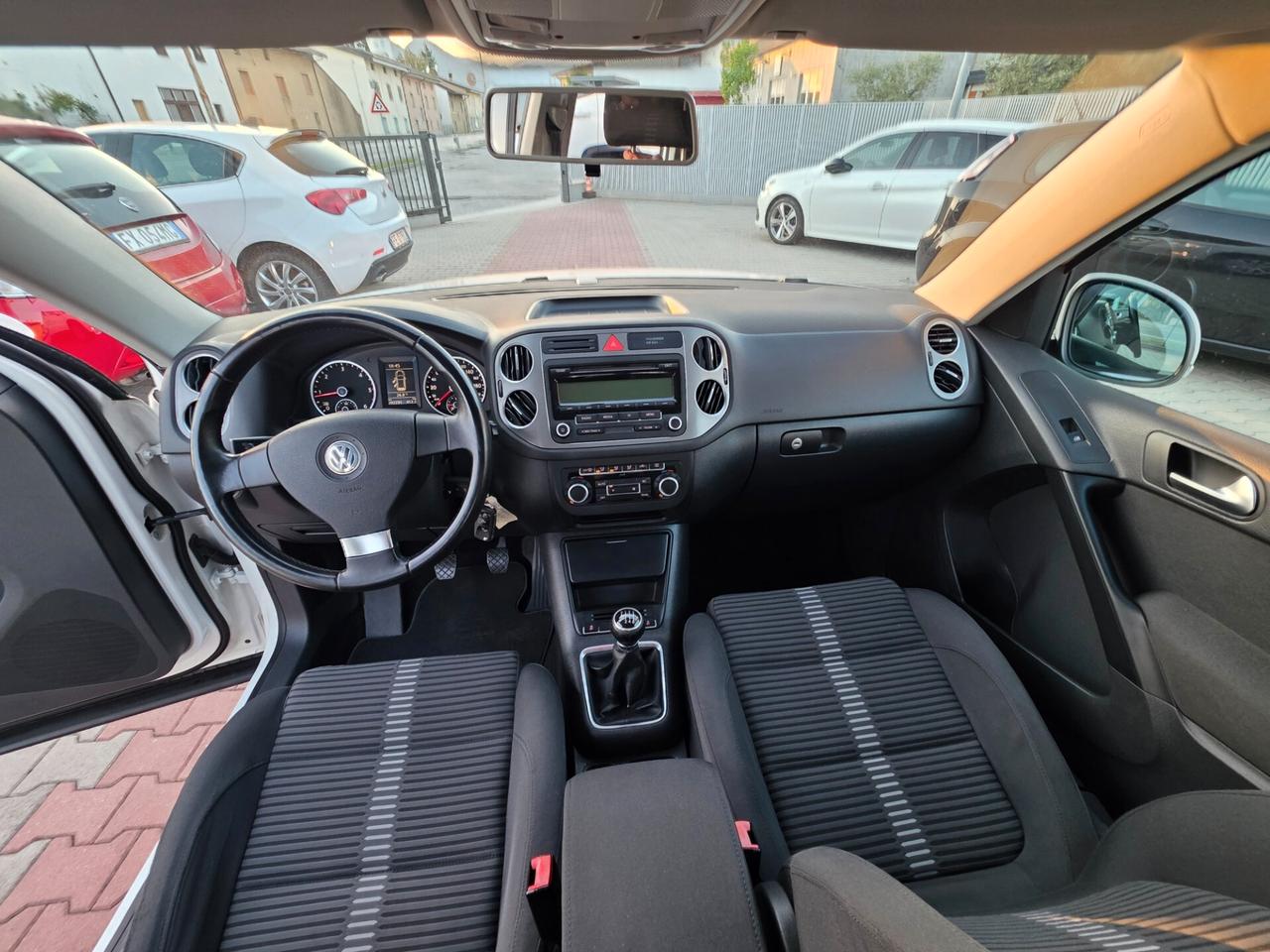Volkswagen Tiguan 2.0 TDI Sport perfetta e garantita 12M