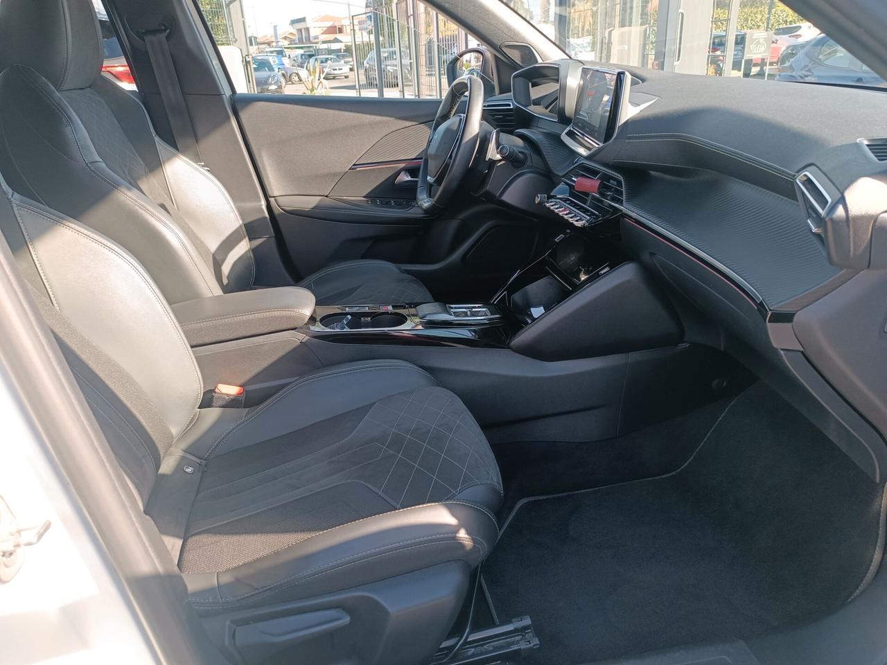 Peugeot 2008 BlueHDi 130 S&S EAT8 GT