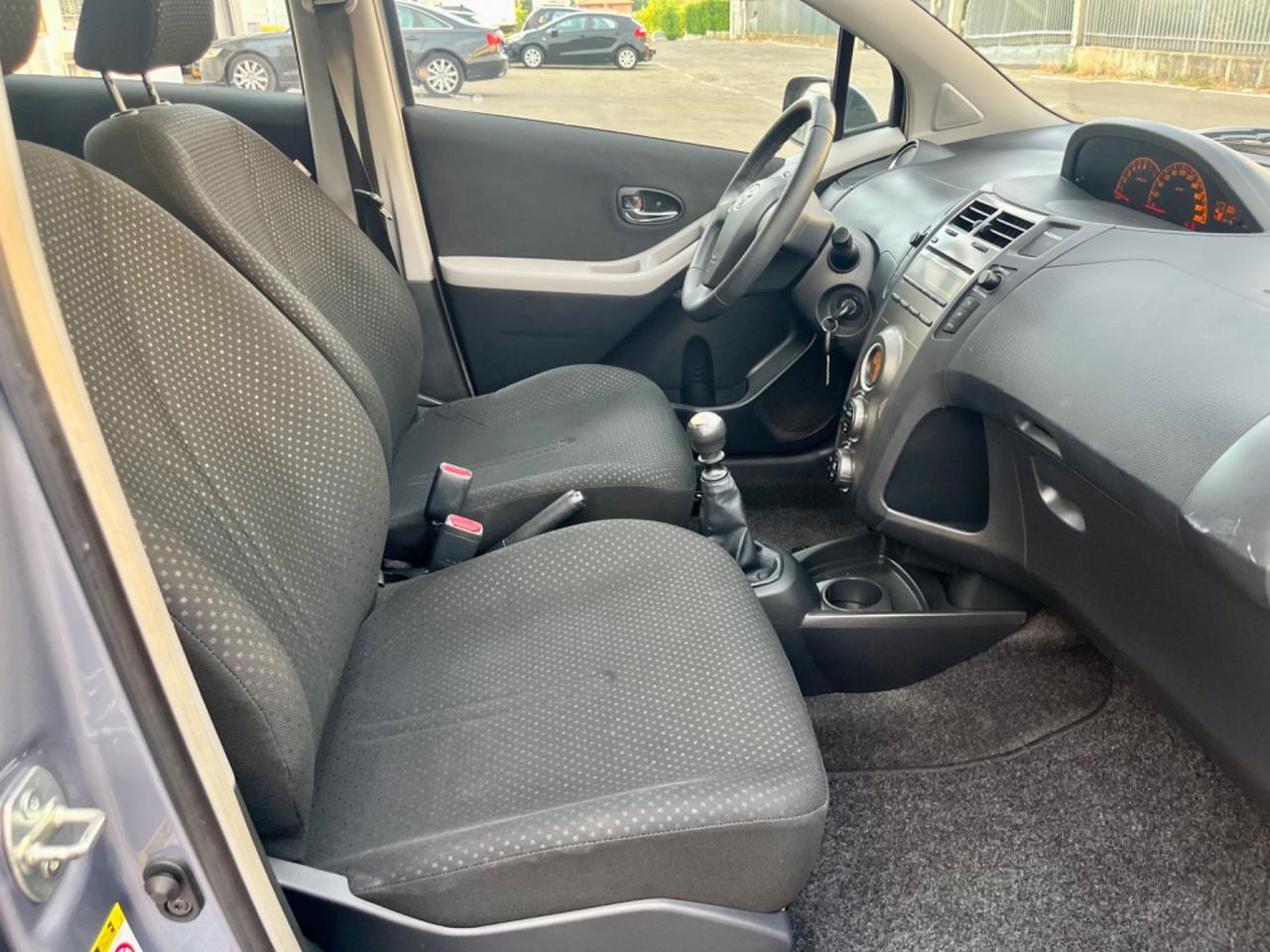 Toyota Yaris 1.3benz 2011 58.000km perfetta per neopatentati