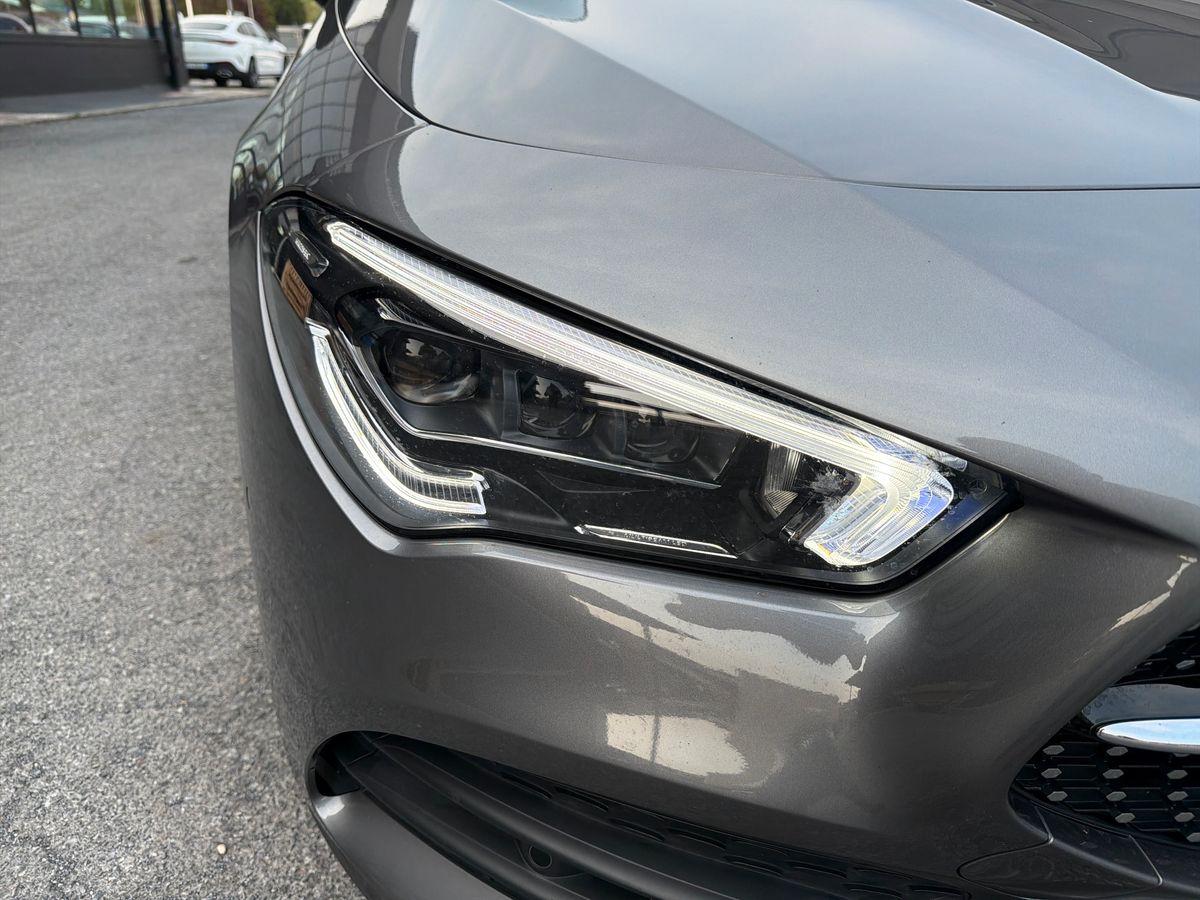 Mercedes-Benz CLA Shooting Brake 200 Premium auto