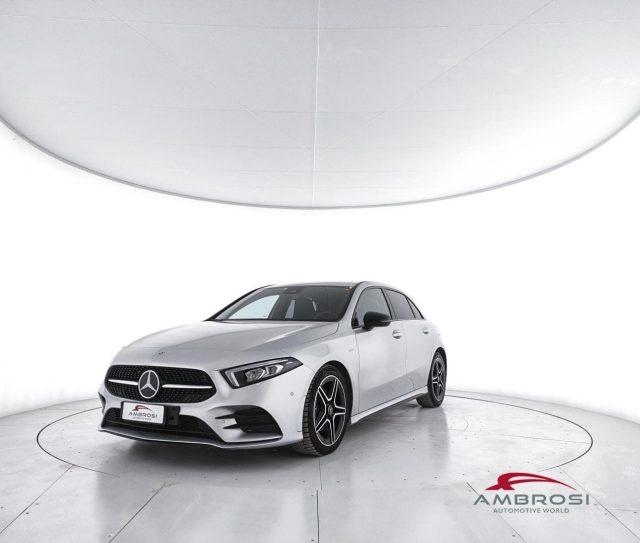 MERCEDES-BENZ A 180 180 d Automatic Premium