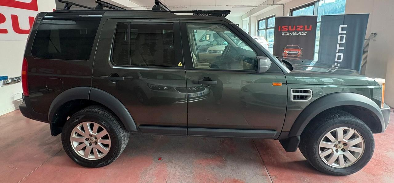 LAND ROVER DISCOVERY 3 POSTI 7 Con 4X4 RUOTE MOTRICI CAMBIO AUT. DIESEL 2700 CV 190 Km 155.328 Certificati