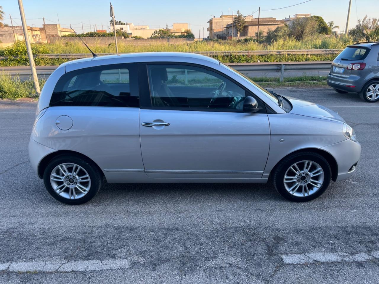 Lancia Ypsilon 1.2 69 CV Unyca - 2011