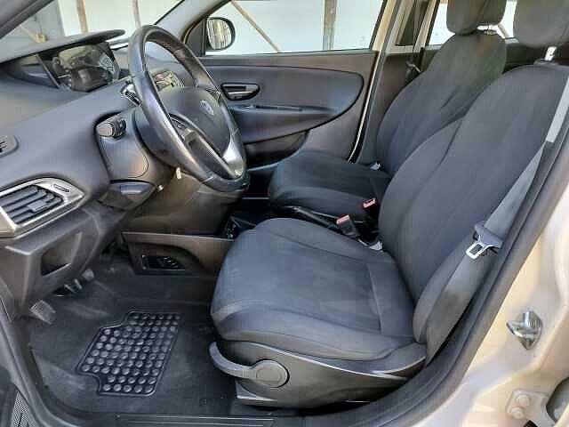 Lancia Ypsilon 1.2 69 CV 5 porte S&S Gold